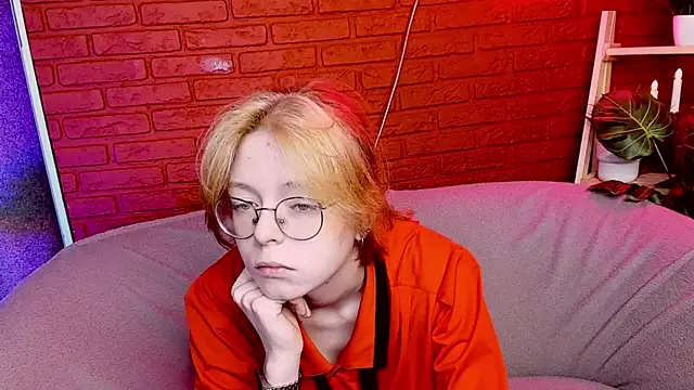 Snapshot of FoxxyyPolly chatting on May 21, 2026, 5:27 am FoxxyyPolly online show from May 21, 2026, 5:27 am