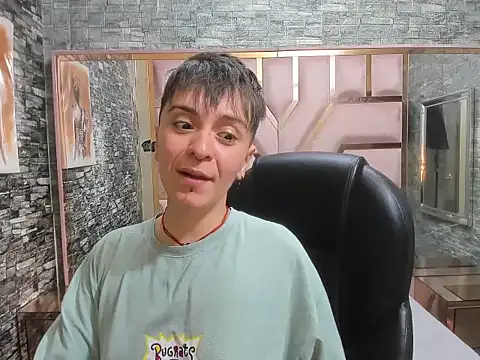 Snapshot of Hanna_Hott11 chatting on June 14, 2026, 2:24 am Hanna Hott11 online show from June 14, 2026, 2:24 am