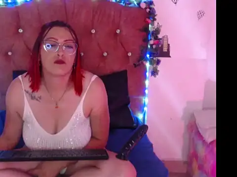Snapshot of kim_rosse04 chatting on June 10, 2026, 2:13 am kim rosse04 online show from June 10, 2026, 2:13 am