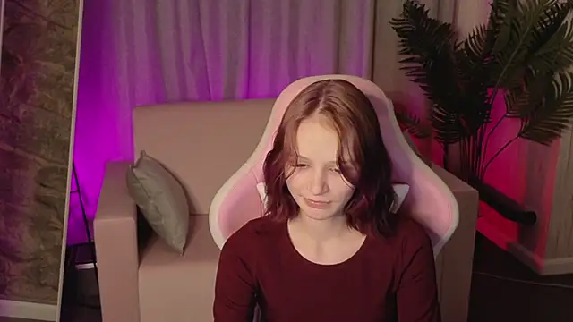 AliceJohansone online show from June 5, 2026, 6:52 am
