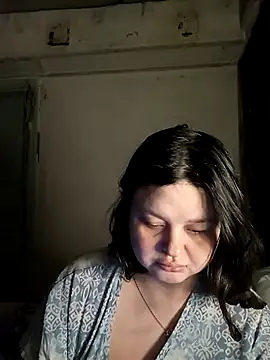 Linochka5012 online show from May 9, 2026, 7:06 pm