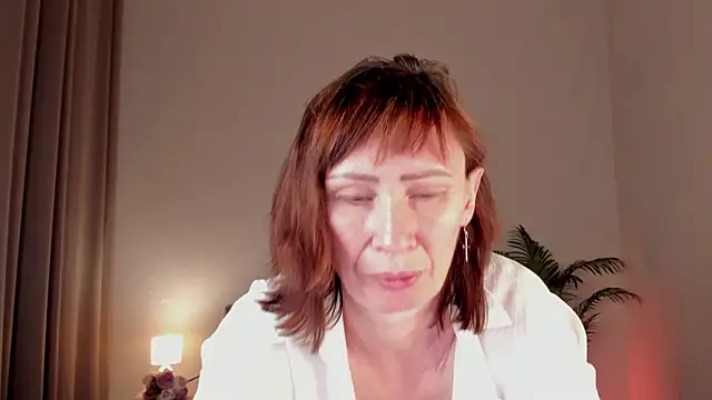 gracekellyyy online show from May 12, 2026, 8:43 am