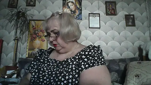 MarinaFarina53 online show from June 22, 2026, 5:04 am