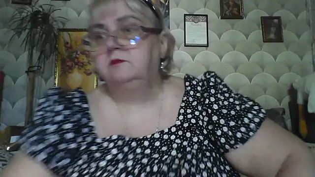 MarinaFarina53 online show from June 25, 2026, 5:12 am
