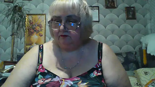 MarinaFarina53 online show from June 25, 2026, 5:18 pm