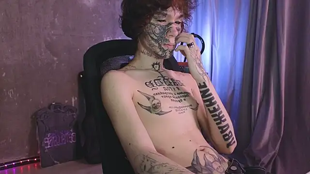 Snapshot of Emo___boy chatting on May 19, 2026, 11:01 pm Emo boy online show from May 19, 2026, 11:01 pm