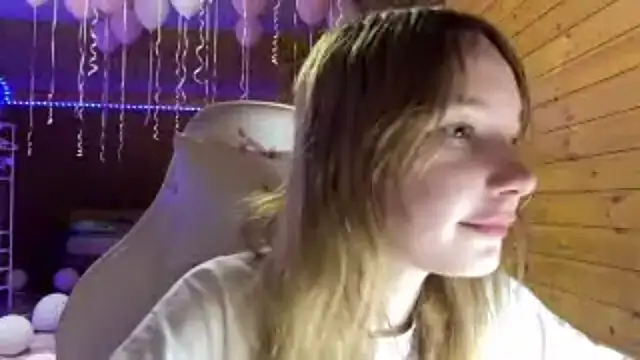 FrederickaHoppel online show from May 8, 2026, 12:53 pm