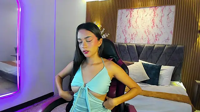 Aisha Vex online show from June 22, 2026, 12:24 pm