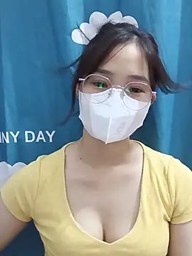 -Hena- online show from June 3, 2026, 2:29 pm