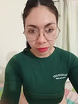 Snapshot of Mia_essence chatting on June 29, 2026, 12:16 pm Mia essence online show from June 29, 2026, 12:16 pm