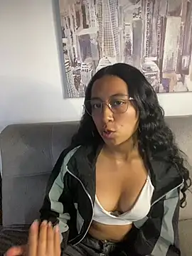 Snapshot of CassiePink_ chatting on May 11, 2026, 4:04 pm CassiePink online show from May 11, 2026, 4:04 pm