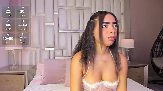 TyraKayne online show from May 15, 2026, 3:48 am