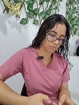 alanahot94 online show from June 16, 2026, 3:45 pm