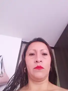 Snapshot of Vely_ chatting on June 10, 2026, 7:15 pm Vely online show from June 10, 2026, 7:15 pm