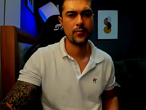 Snapshot of ZEI-001 chatting on May 15, 2026, 2:31 am ZEI-001 online show from May 15, 2026, 2:31 am