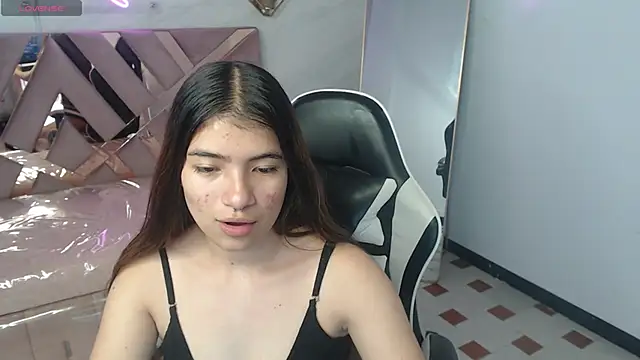 Snapshot of alesia_v_v chatting on May 16, 2026, 10:36 am alesia v v online show from May 16, 2026, 10:36 am