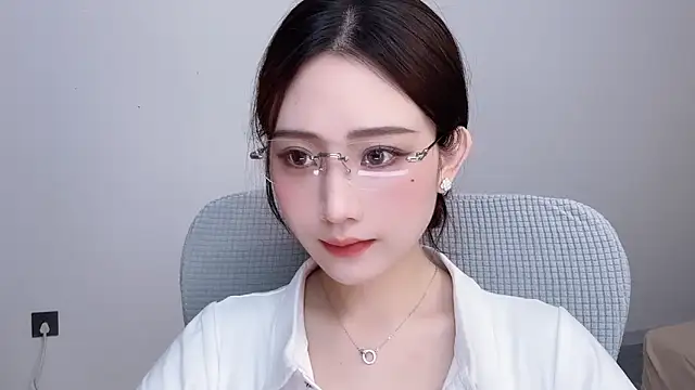  222Mia online show from May 30, 2026, 3:13 am