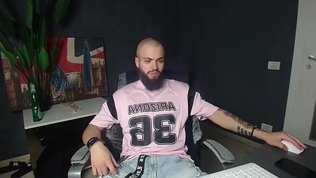 OscarWillss online show from June 14, 2026, 5:30 am