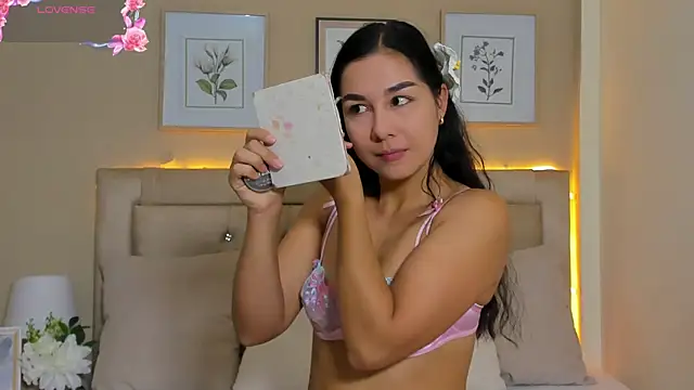 EmilyWinter  online show from May 20, 2026, 12:02 pm