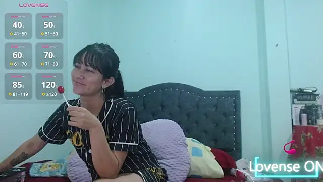 Snapshot of Ainhoa_wish chatting on May 26, 2026, 8:07 pm Ainhoa wish online show from May 26, 2026, 8:07 pm