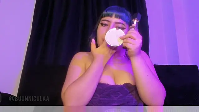 Snapshot of LarissaHell chatting on June 7, 2026, 8:36 pm LarissaHell online show from June 7, 2026, 8:36 pm