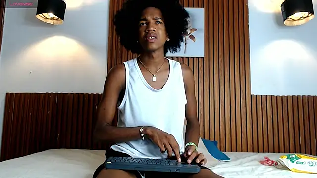 Snapshot of Afrowayuu chatting on May 16, 2026, 5:56 pm Afrowayuu online show from May 16, 2026, 5:56 pm