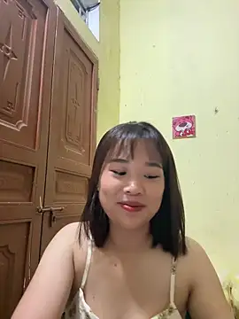 Lili 019 online show from May 9, 2026, 3:37 pm