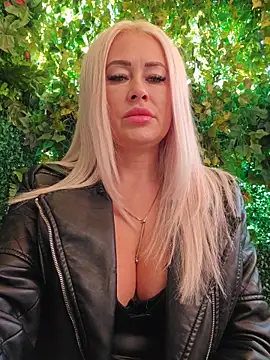 MILFBARBY online show from November 2, 2025, 8:08 am