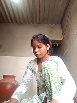 Snapshot of CHANDNi_700 chatting on June 14, 2026, 2:24 am CHANDNi 700 online show from June 14, 2026, 2:24 am
