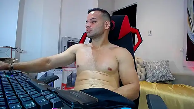 Snapshot of hugo_19cm chatting on September 25, 2025, 6:47 pm hugo 19cm online show from September 25, 2025, 6:47 pm