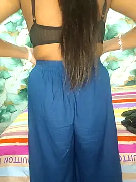 Snapshot of Cute-Ishita chatting on August 3, 2026, 3:18 pm Cute-Ishita online show from August 3, 2026, 3:18 pm