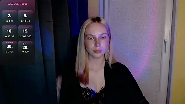 MichelleVelour online show from May 12, 2026, 5:52 pm