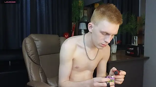 Tommy CrashXXX online show from May 22, 2026, 2:09 am