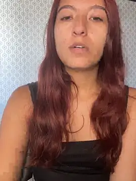 Snapshot of EveRave_Pink chatting on June 25, 2026, 1:16 pm EveRave Pink online show from June 25, 2026, 1:16 pm