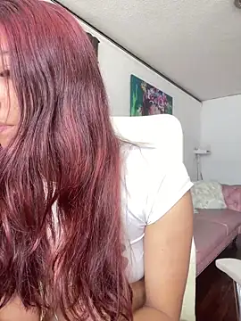 Snapshot of EveRave_Pink chatting on June 16, 2026, 2:50 pm EveRave Pink online show from June 16, 2026, 2:50 pm