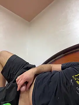 Snapshot of AlexGiso chatting on May 9, 2026, 10:02 pm AlexGiso online show from May 9, 2026, 10:02 pm