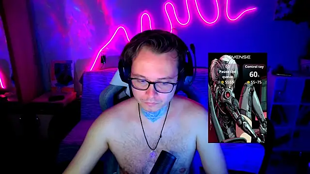 MeLanXolik online show from June 19, 2026, 6:47 pm