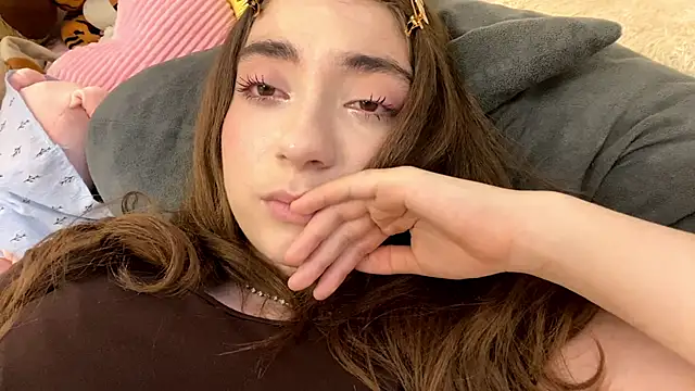 Snapshot of Rosie_Sweety chatting on June 8, 2026, 1:28 am Rosie Sweety online show from June 8, 2026, 1:28 am