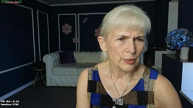 Snapshot of Nia_Natur chatting on July 10, 2026, 6:02 am Nia Natur online show from July 10, 2026, 6:02 am
