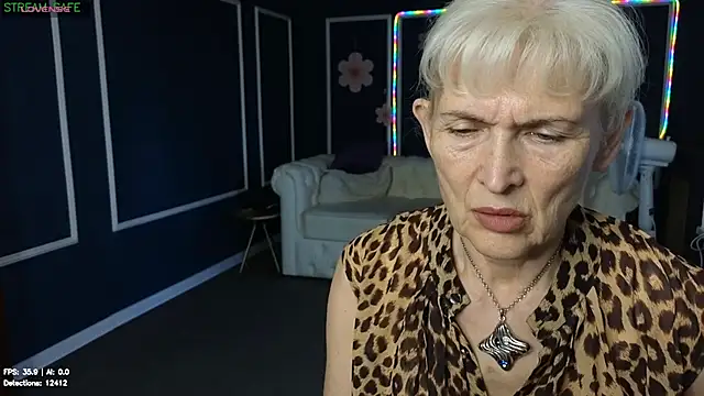 Snapshot of Nia_Natur chatting on July 7, 2026, 5:54 am Nia Natur online show from July 7, 2026, 5:54 am