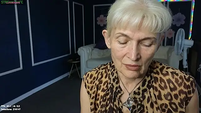 Snapshot of Nia_Natur chatting on July 7, 2026, 7:23 am Nia Natur online show from July 7, 2026, 7:23 am