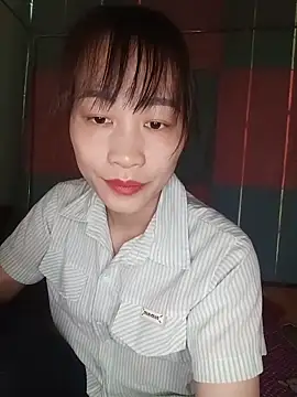 Snapshot of Logii_x chatting on May 18, 2026, 12:00 am Logii x online show from May 18, 2026, 12:00 am