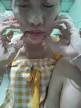 Snapshot of Logii_x chatting on June 14, 2026, 4:52 pm Logii x online show from June 14, 2026, 4:52 pm