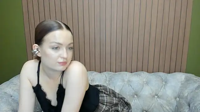 Snapshot of Mila_Richardson chatting on May 31, 2026, 8:20 am Mila Richardson online show from May 31, 2026, 8:20 am