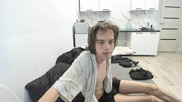 Snapshot of Nolan_Sagee chatting on July 4, 2026, 10:21 am Nolan Sagee online show from July 4, 2026, 10:21 am
