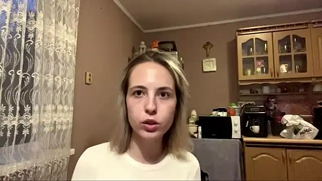DaphneAmor online show from May 14, 2026, 6:27 pm
