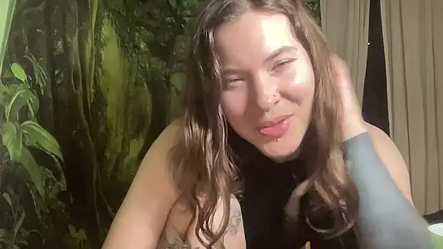 Snapshot of mo0ngoddess chatting on November 11, 2025, 4:51 am mo0ngoddess online show from November 11, 2025, 4:51 am