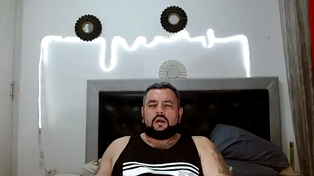 perverseveteranmanxxx online show from September 26, 2025, 4:19 am