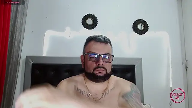 Snapshot of perverseveteranmanxxx chatting on November 6, 2025, 3:43 am perverseveteranmanxxx online show from November 6, 2025, 3:43 am