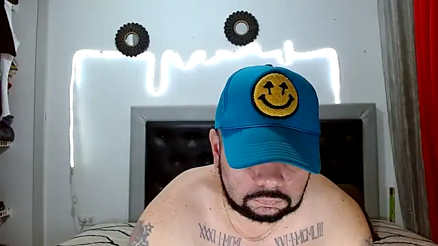 Snapshot of perverseveteranmanxxx chatting on September 19, 2025, 2:48 am perverseveteranmanxxx online show from September 19, 2025, 2:48 am